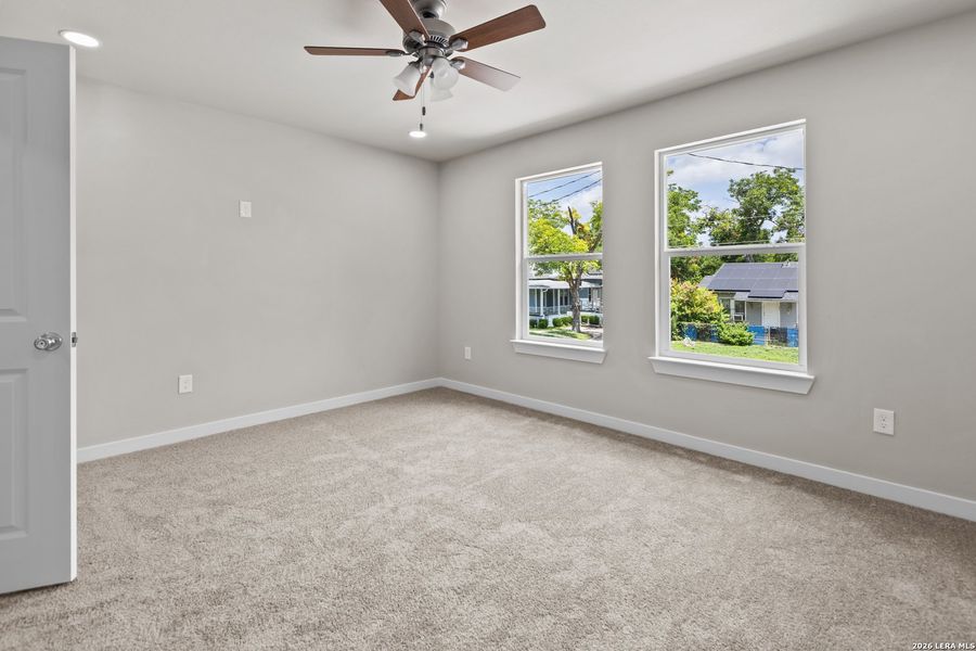 Spacious, unfurnished interior of a new home in , San Antonio (Image 10).