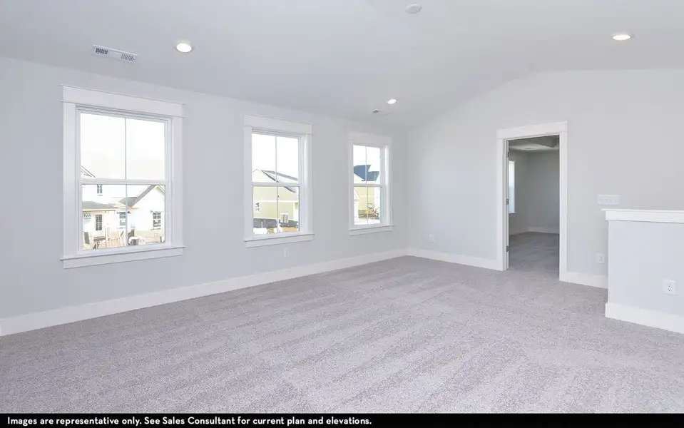 Spacious, unfurnished interior of a new home in McCain's Station, Gallatin (Image 15).