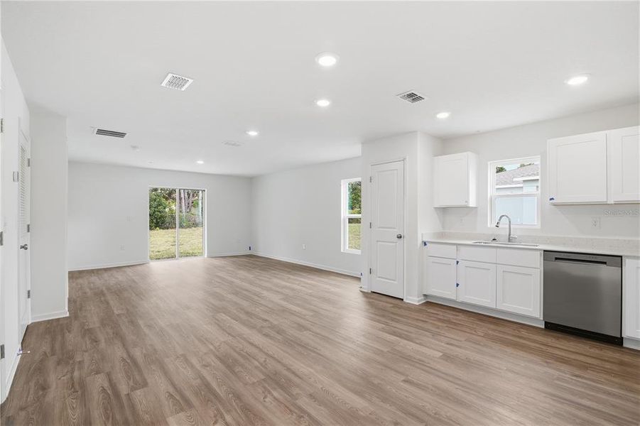 Spacious, unfurnished interior of a new home in Rainbow Lakes Estates, Dunnellon (Image 24). Spacious, unfurnished interior of a new home in Rainbow Lakes Estates, Dunnellon (Image 24).