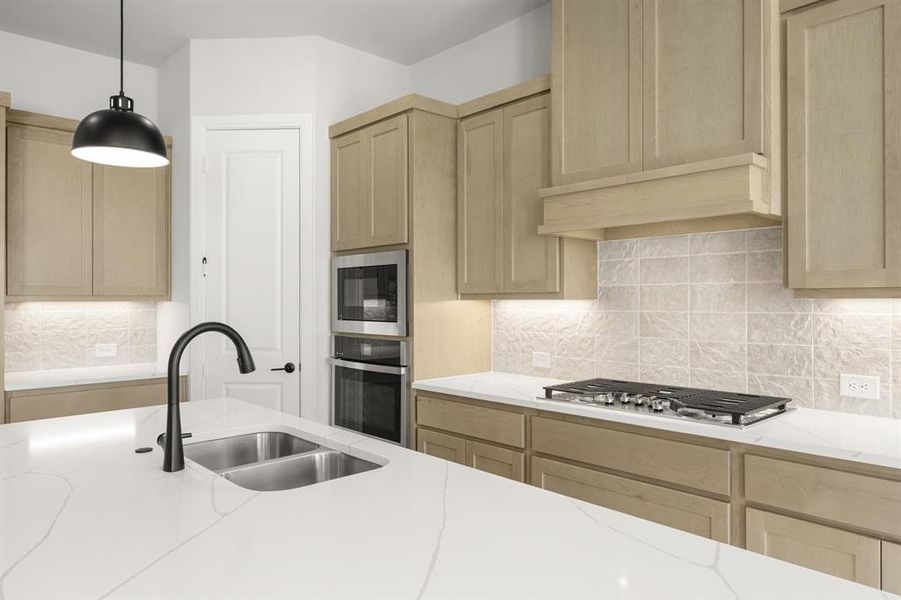 16953 Leatherflower- Kitchen-4