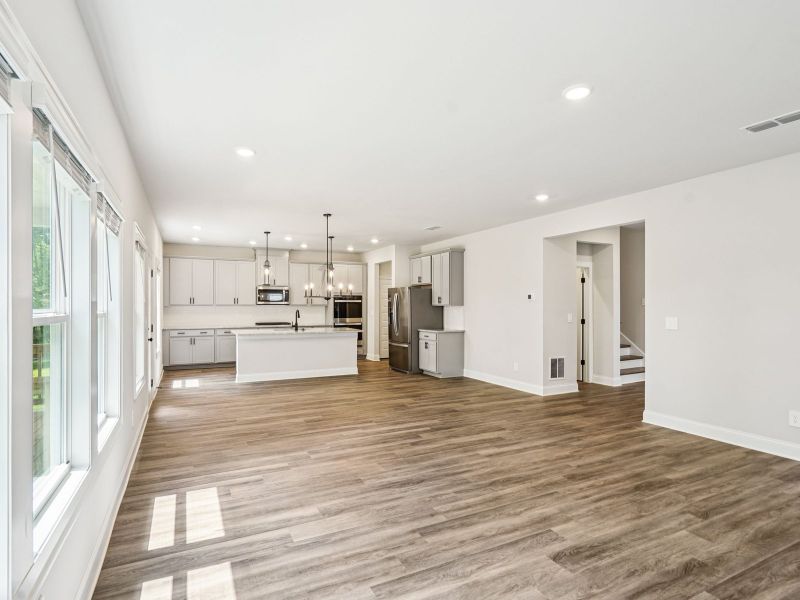 Spacious, unfurnished interior of a new home in Martin Springs - Estate Series, Lawrenceville (Image 14).