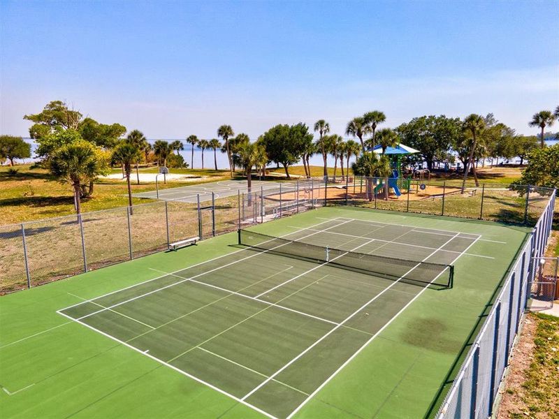 Community amenities in , Port Charlotte (Image 53).