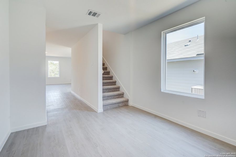 Spacious, unfurnished interior of a new home in , San Antonio (Image 16).