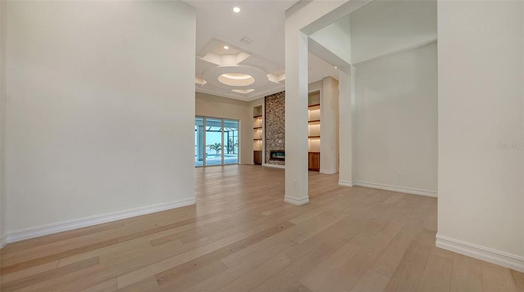 Spacious, unfurnished interior of a new home in , Sarasota (Image 11).