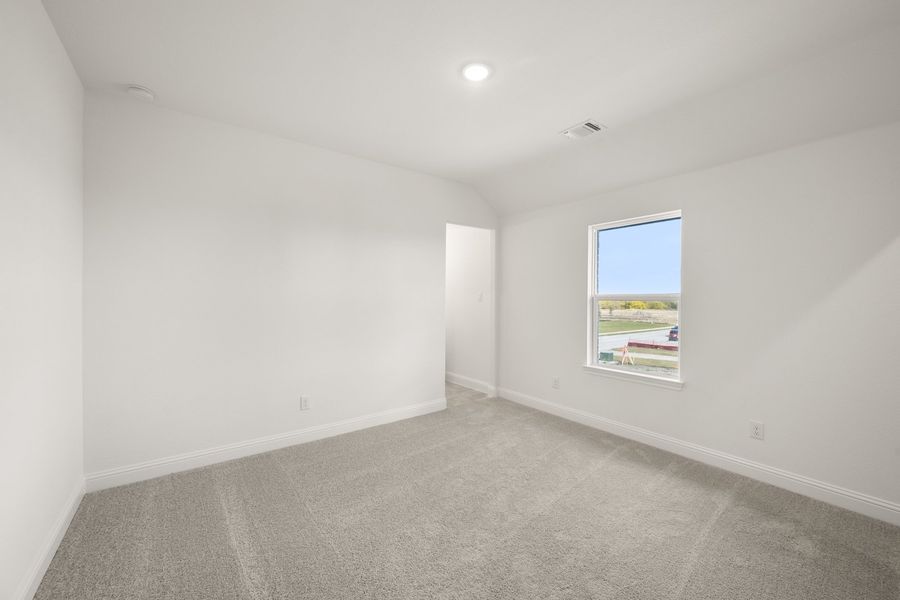 Spacious, unfurnished interior of a new home in Myrtle Creek, Waxahachie (Image 26). Spacious, unfurnished interior of a new home in Myrtle Creek, Waxahachie (Image 26).
