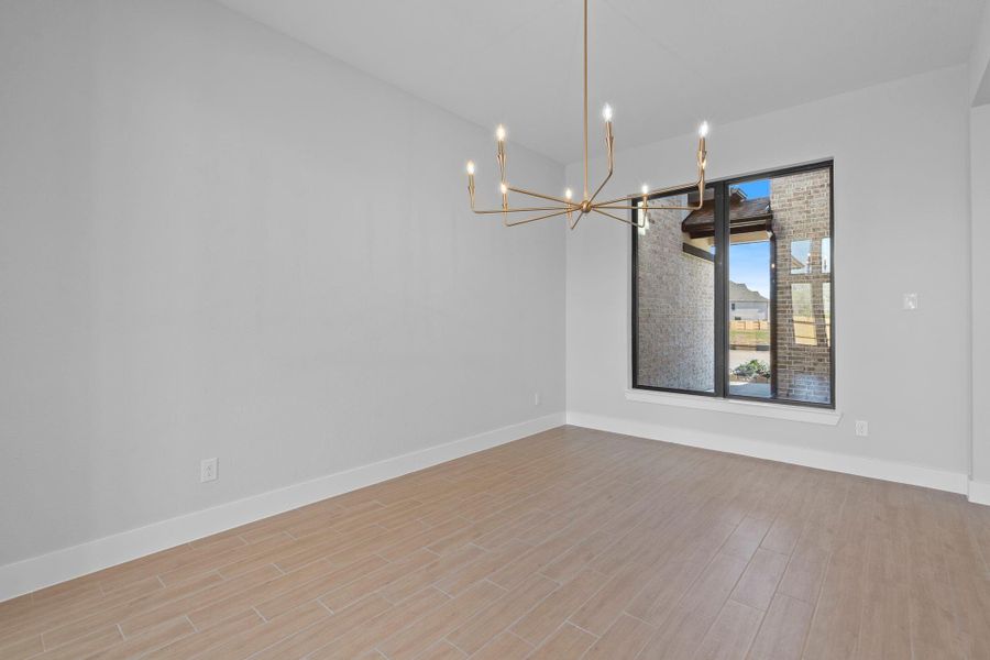 Spacious, unfurnished interior of a new home in Fulbrook on Fulshear Creek 60', Fulshear (Image 31). Spacious, unfurnished interior of a new home in Fulbrook on Fulshear Creek 60', Fulshear (Image 31).