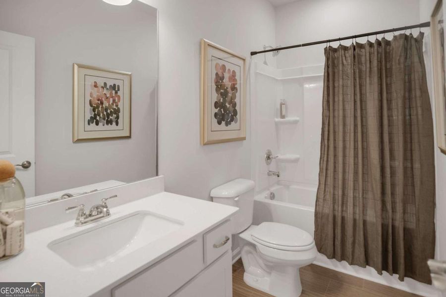 Furnished interior view inside a new home in Stonebridge North, Macon (Image 15).