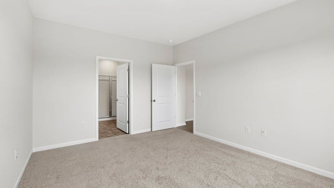 Spacious, unfurnished interior of a new home in Benjamin's Grove, Woodruff (Image 34).