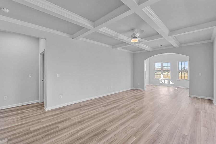 Spacious, unfurnished interior of a new home in Fieldstone, Lexington (Image 18).