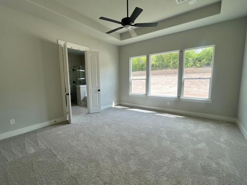 Spacious, unfurnished interior of a new home in Eagle Ridge Estates, Weatherford (Image 9).