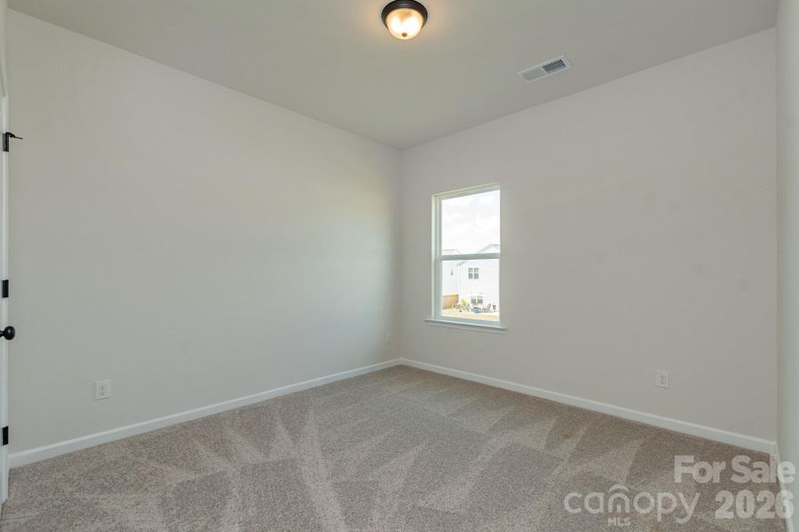 Spacious, unfurnished interior of a new home in Sunset Meadows, Charlotte (Image 27).