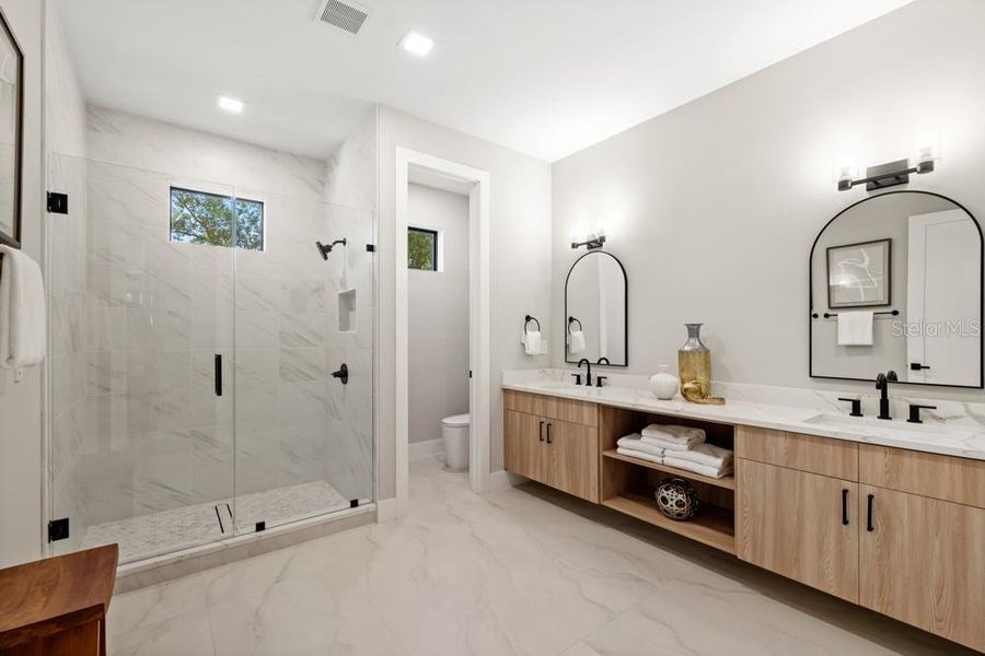 Furnished interior view inside a new home in , Orlando (Image 18).