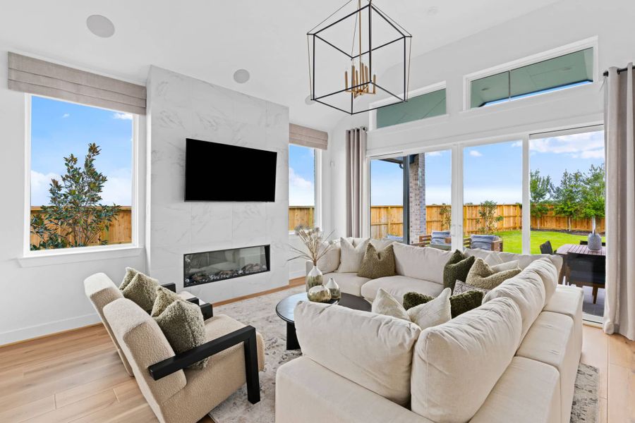 Representative furnished interior of a home built from the Lauren by Chesmar Homes in Wood Leaf Reserve, Tomball (Image 17).
