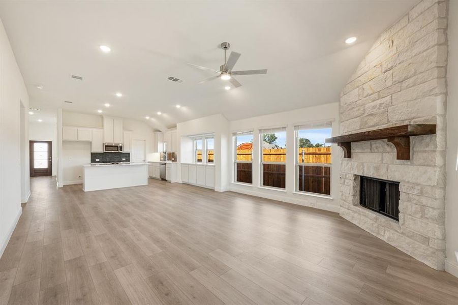 Spacious, unfurnished interior of a new home in East Oak Creek 60-65, Commerce (Image 31).