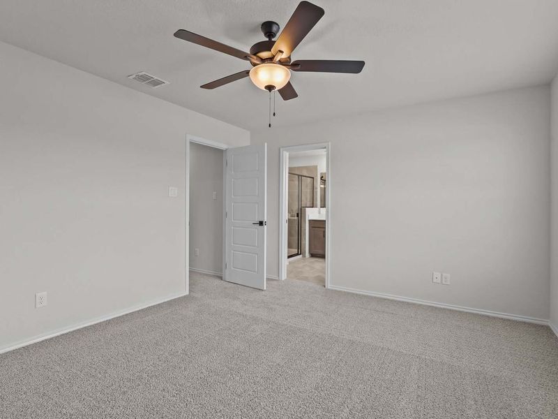 Representative unfurnished interior of a home built from the The Florence B by Davidson Homes LLC in Cedar Heights, San Antonio (Image 27).