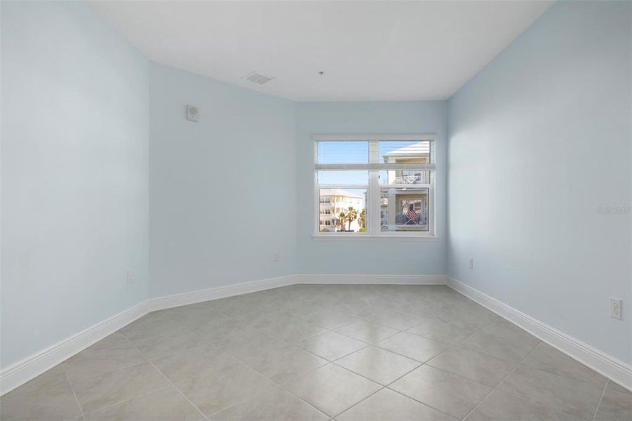 Spacious, unfurnished interior of a new home in , Bradenton (Image 34).