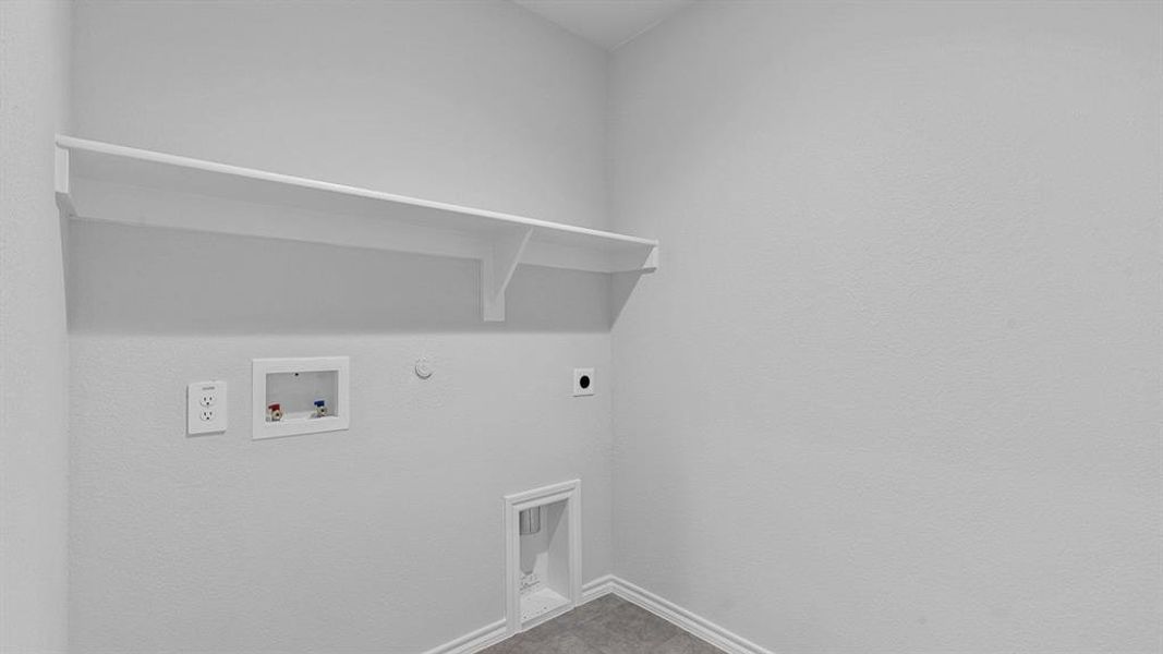 Spacious, unfurnished interior of a new home in Highlands at Chapel Creek, Fort Worth (Image 33).