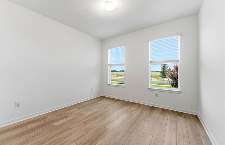 Spacious, unfurnished interior of a new home in Vida's Way, Wesley Chapel (Image 14).