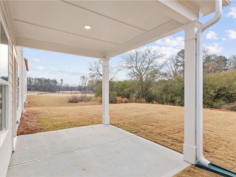 Exterior details and patio area of a home in Cedar Farms, Winder (Image 15).