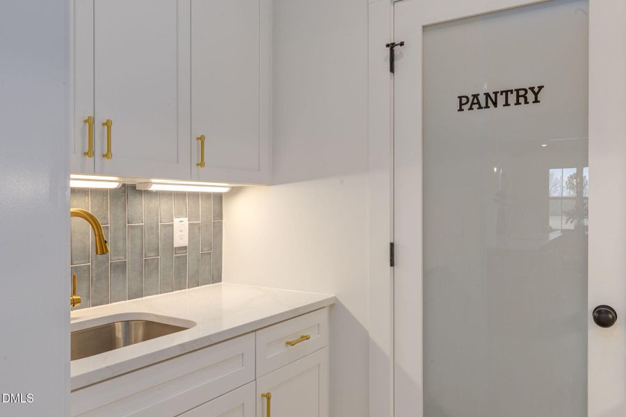 21-web-or-mls-Roombiance21