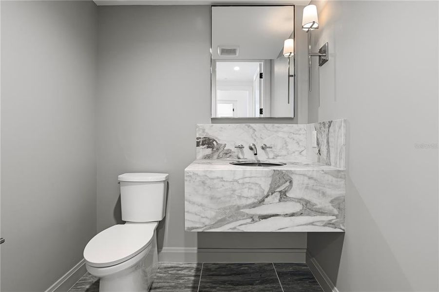 Furnished interior view inside a new home in , Orlando (Image 37).