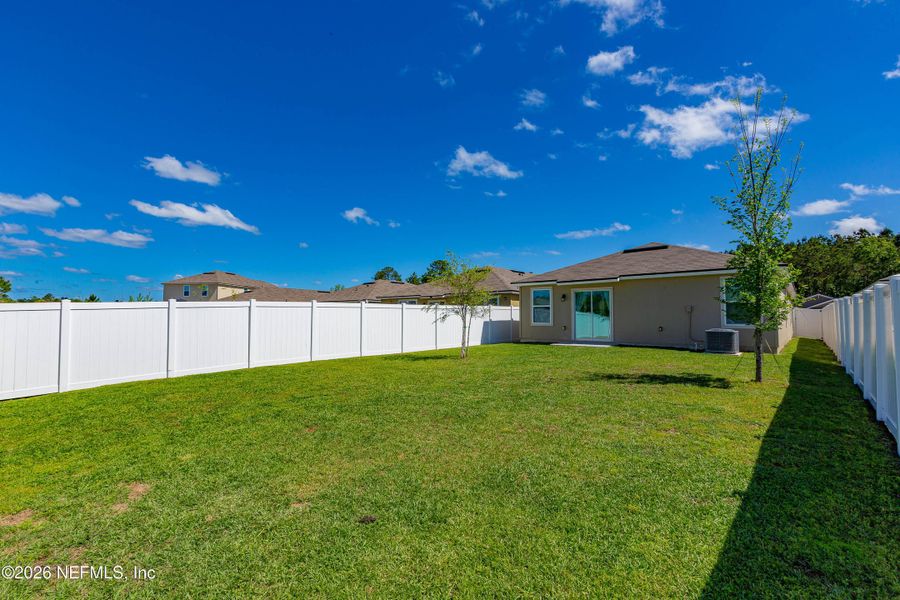 Exterior details and patio area of a home in , Green Cove Springs (Image 24).