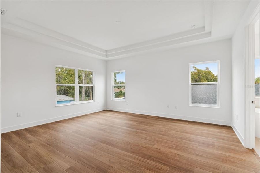 Spacious, unfurnished interior of a new home in , Tampa (Image 33).
