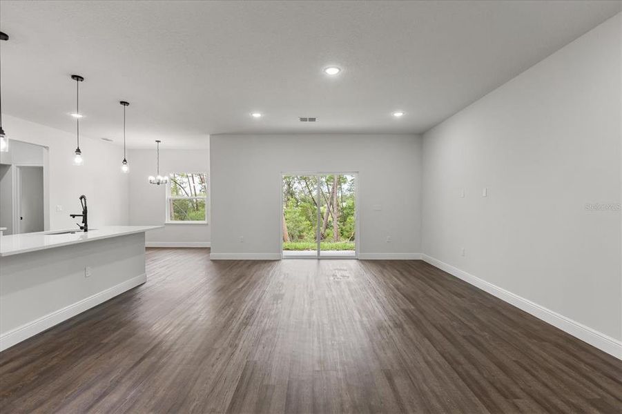 Spacious, unfurnished interior of a new home in , Ocala (Image 16).