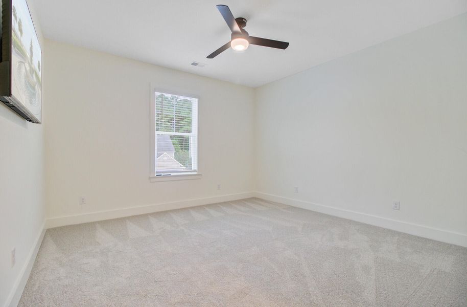 Spacious, unfurnished interior of a new home in , Summerville (Image 18).