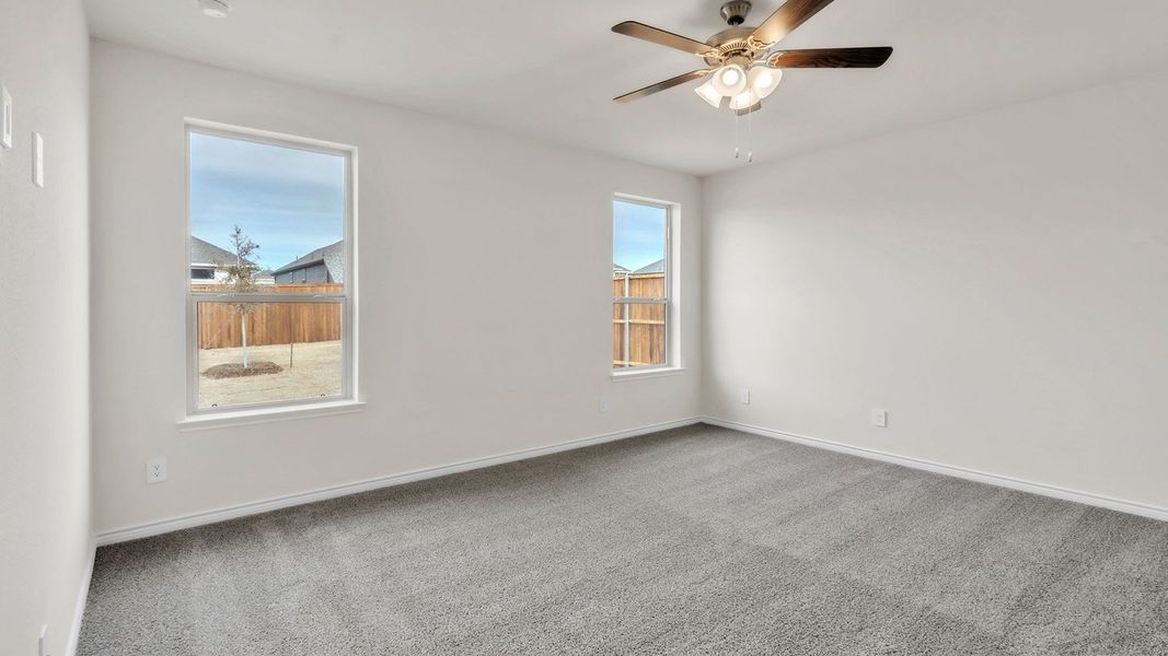Spacious, unfurnished interior of a new home in The Landing at Hidden Lakes, McKinney (Image 19).