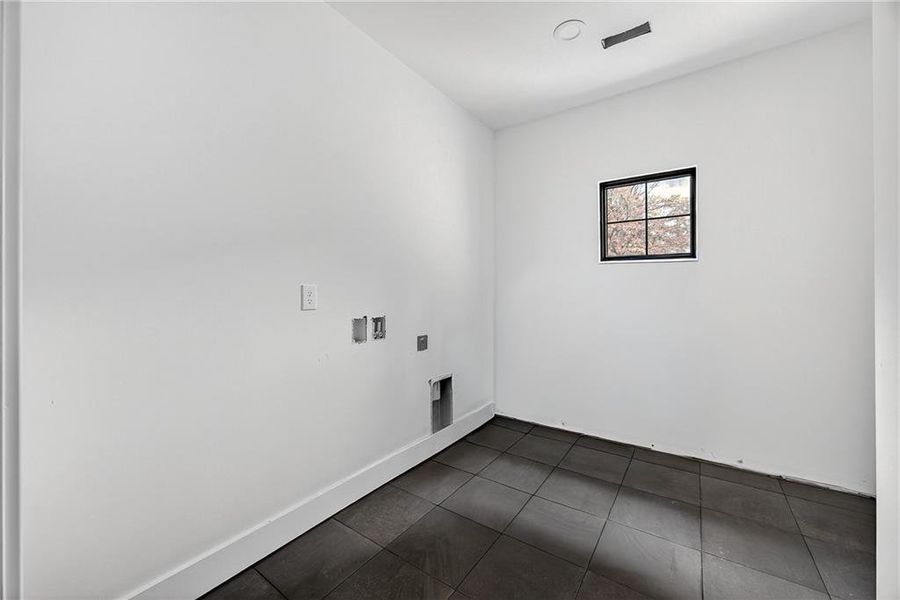 Spacious, unfurnished interior of a new home in , Alpharetta (Image 19).