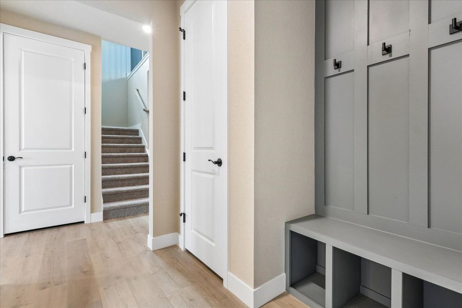 Spacious, unfurnished interior of a new home in Aspen Meadows, Colorado Springs (Image 29).