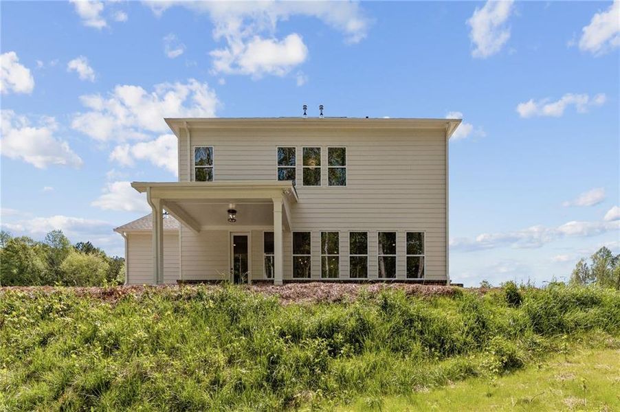 Exterior details and patio area of a home in Oak Valley Estates, Marietta (Image 3).