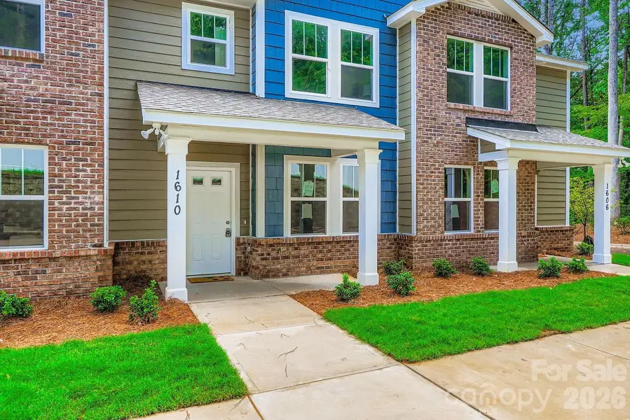 Exterior details and patio area of a home in , Charlotte (Image 4).