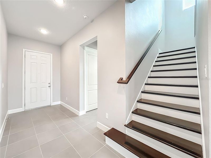 Spacious, unfurnished interior of a new home in , Winter Garden (Image 15).