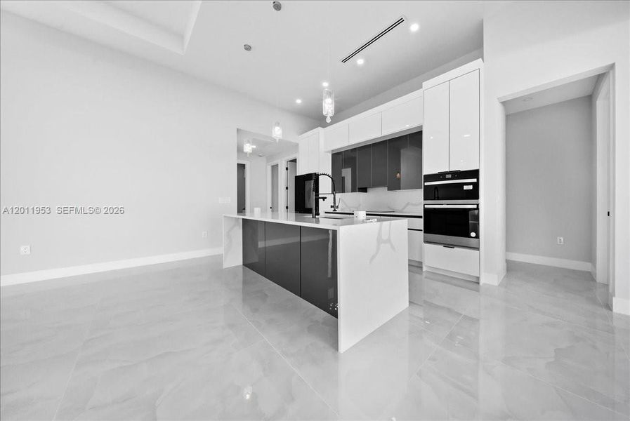 Furnished interior view inside a new home in , Cape Coral (Image 5).