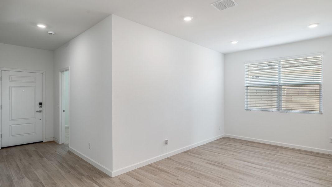 Spacious, unfurnished interior of a new home in Zanjero Pass, Waddell (Image 23).