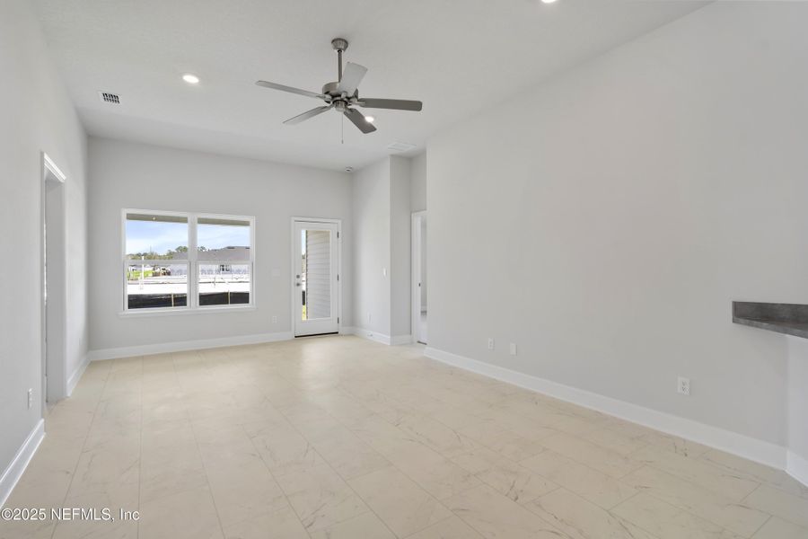 Spacious, unfurnished interior of a new home in Summerglen, Jacksonville (Image 45).