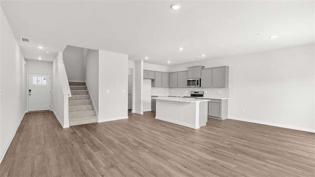 Spacious, unfurnished interior of a new home in Echo Glen, Stockbridge (Image 23).
