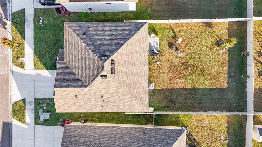 Exterior details and patio area of a home in , Wesley Chapel (Image 4).