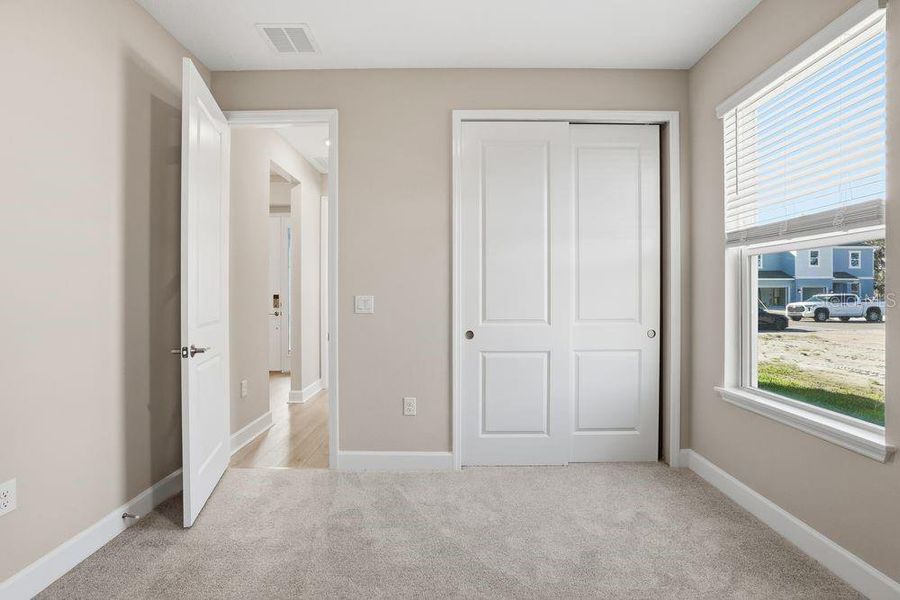 Spacious, unfurnished interior of a new home in Timber Ridge, Plant City (Image 15).