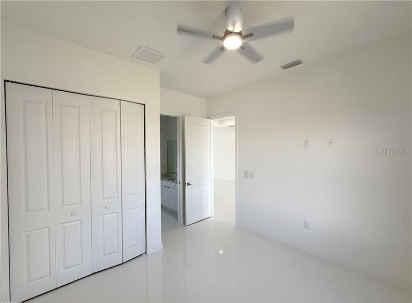 Spacious, unfurnished interior of a new home in , Cape Coral (Image 30).