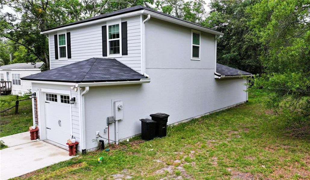 Exterior details and patio area of a home in , Jacksonville (Image 27).