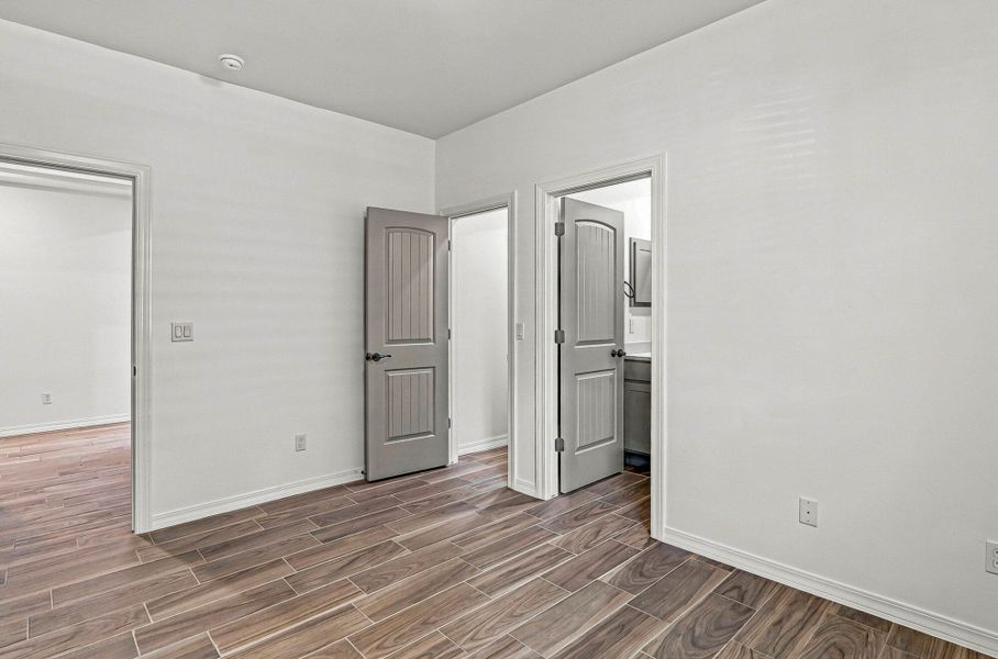 Spacious, unfurnished interior of a new home in Emerald Estates, Horizon City (Image 30). Spacious, unfurnished interior of a new home in Emerald Estates, Horizon City (Image 30).
