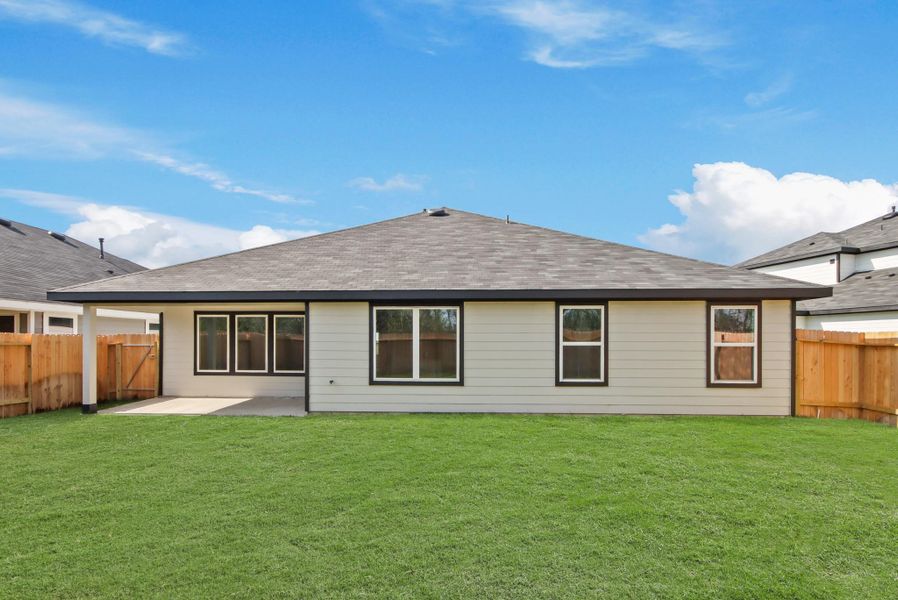 Exterior details and patio area of a home in Medina, Dayton (Image 4).