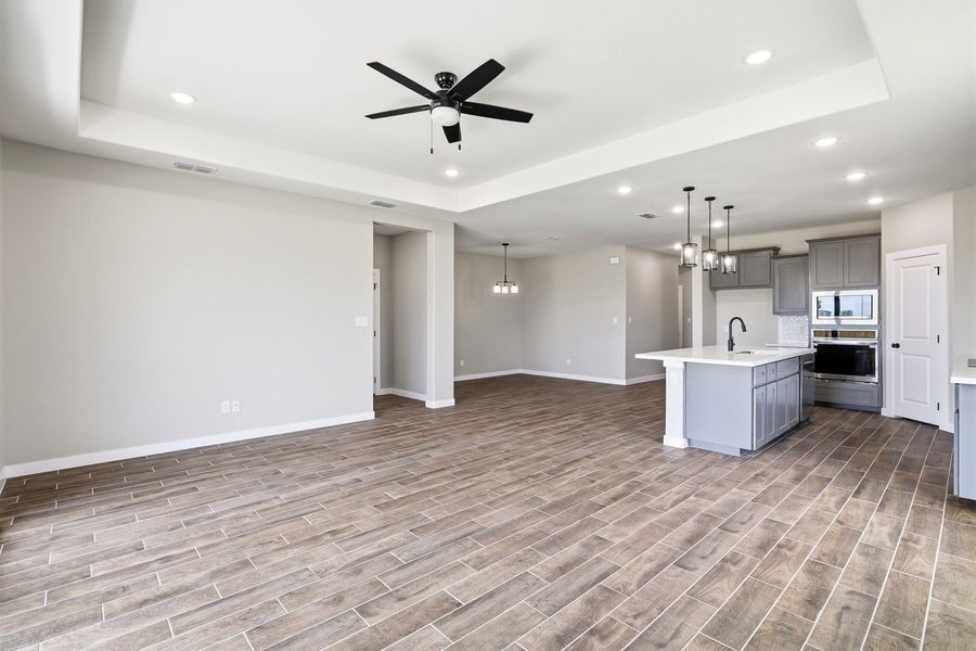 Spacious, unfurnished interior of a new home in Paloma Ranch, Harlingen (Image 10).