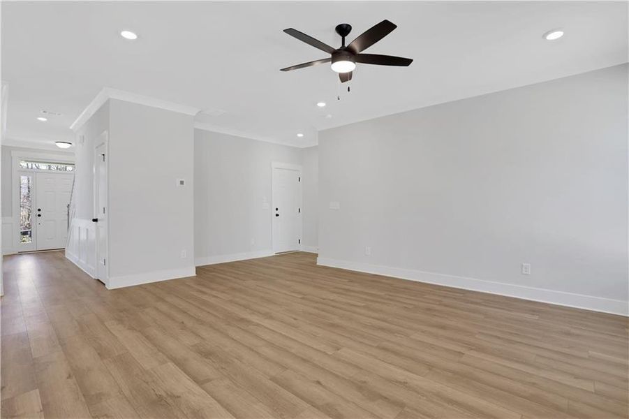 Spacious, unfurnished interior of a new home in Cambridge, Flowery Branch (Image 31).
