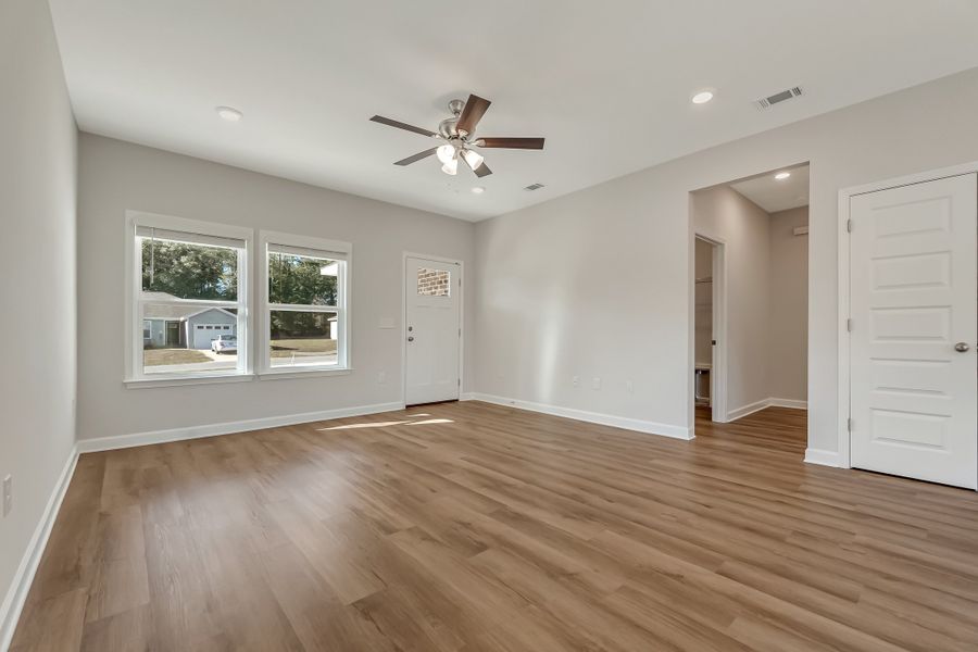 Spacious, unfurnished interior of a new home in McCarthy Estates, Defuniak Springs (Image 29). Spacious, unfurnished interior of a new home in McCarthy Estates, Defuniak Springs (Image 29).