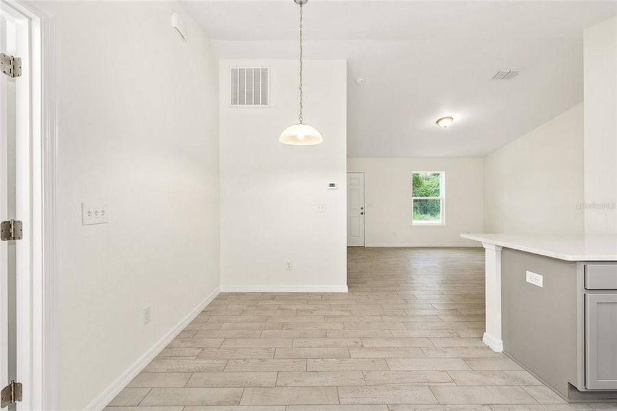 Spacious, unfurnished interior of a new home in , Ocala (Image 19).