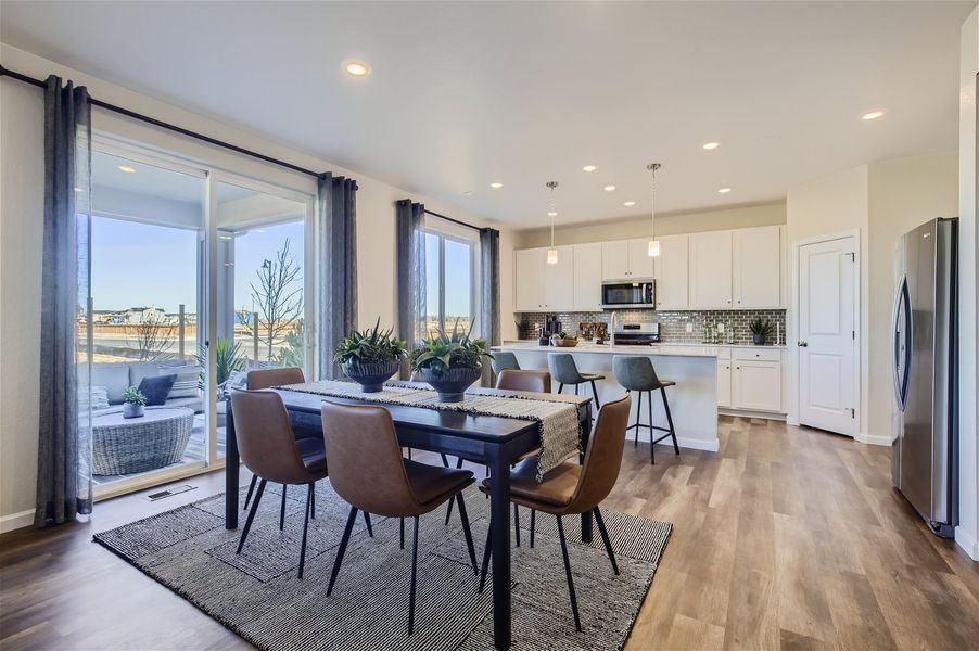 4411 shivaree street - web quality - 012 - 17 breakfast area